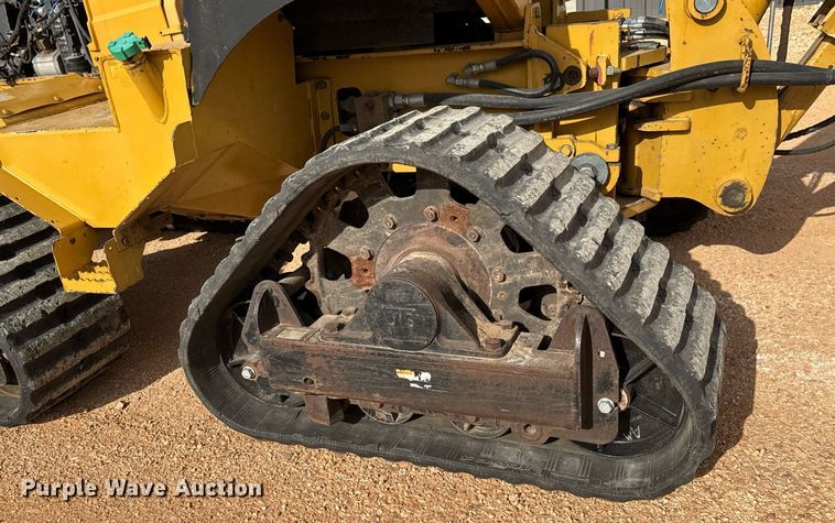 image for item EQ1230 2007 Vermeer RTX1250 cable plow