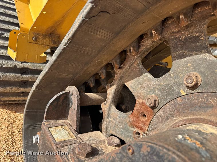 image for item EQ1230 2007 Vermeer RTX1250 cable plow