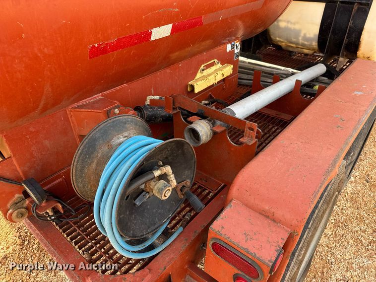 image for item EQ1231 2002 Ditch Witch FX30 vacuum excavator