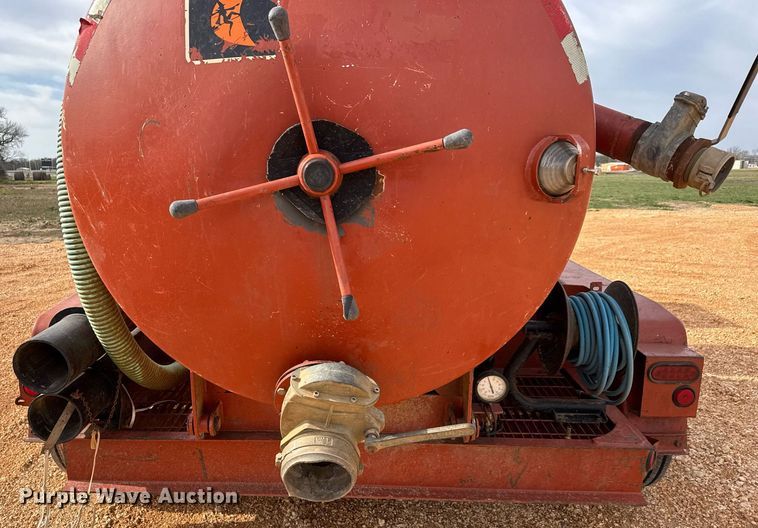 image for item EQ1231 2002 Ditch Witch FX30 vacuum excavator