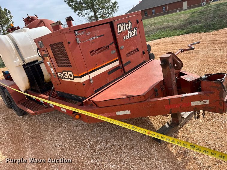 image for item EQ1231 2002 Ditch Witch FX30 vacuum excavator