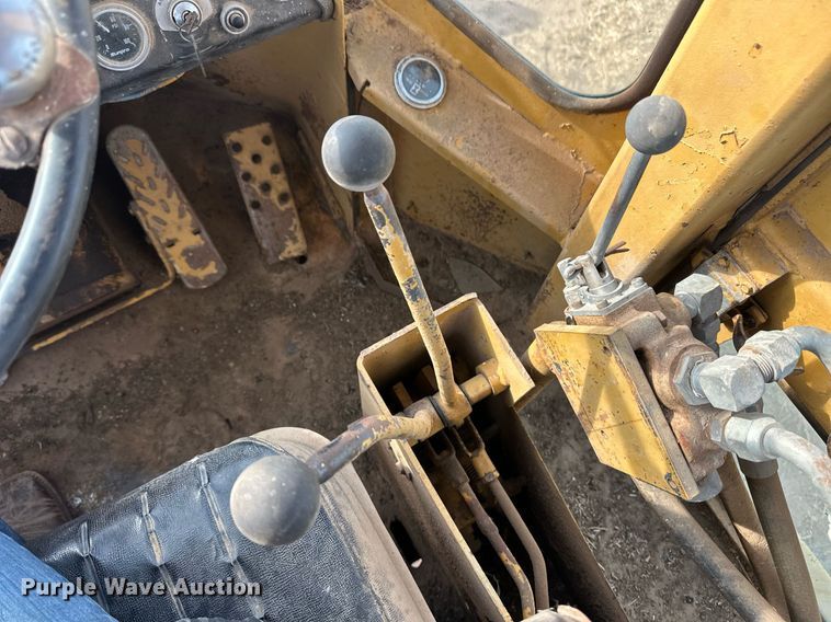 image for item EQ4527 1980 Fiat-Allis 645B wheel loader