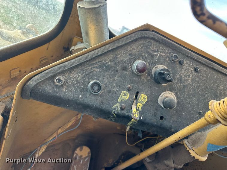 image for item EQ4527 1980 Fiat-Allis 645B wheel loader