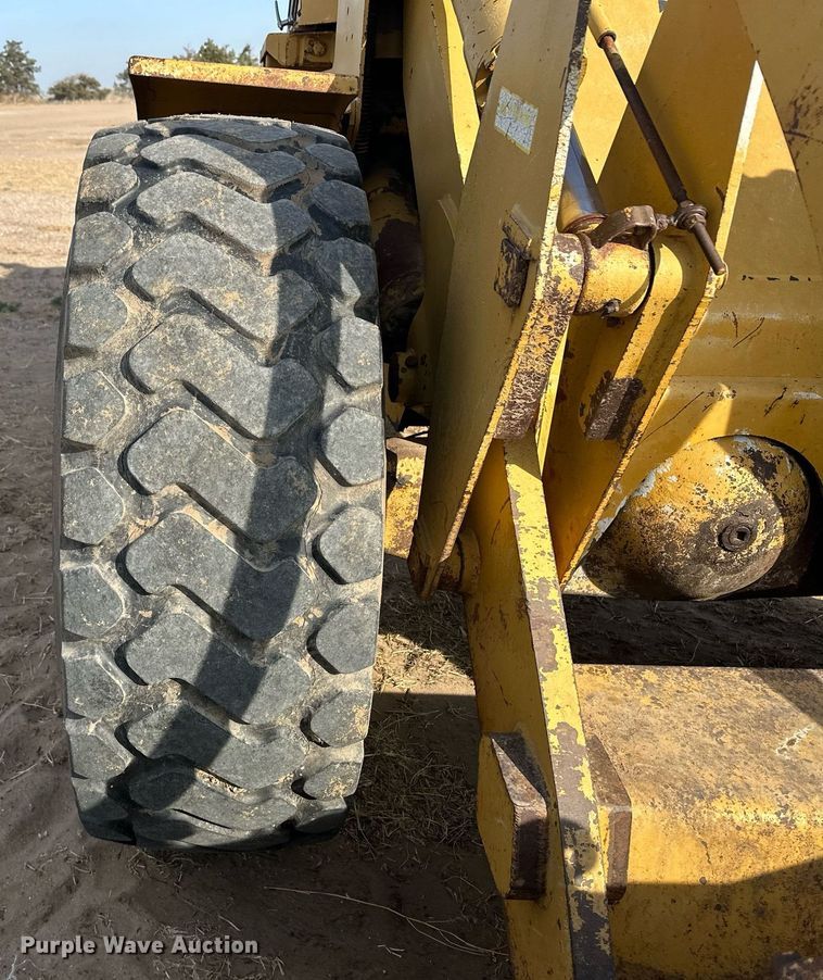 image for item EQ4527 1980 Fiat-Allis 645B wheel loader