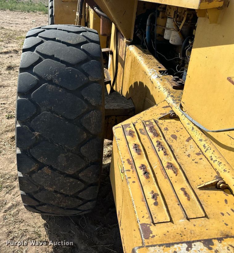 image for item EQ4527 1980 Fiat-Allis 645B wheel loader