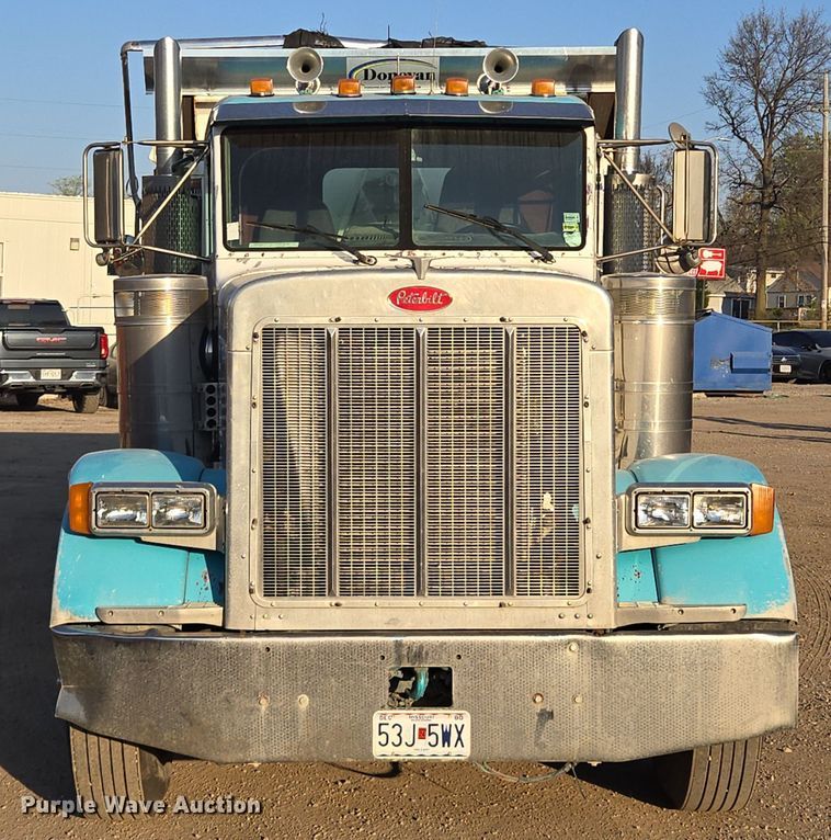 image for item EQ6885 1994 Peterbilt 379 dump truck