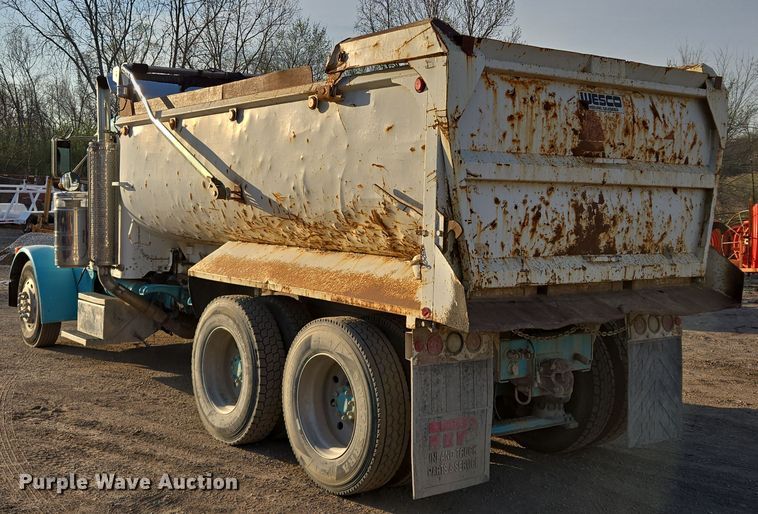 image for item EQ6885 1994 Peterbilt 379 dump truck