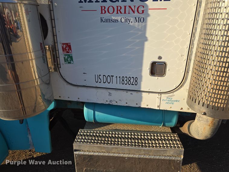 image for item EQ6885 1994 Peterbilt 379 dump truck