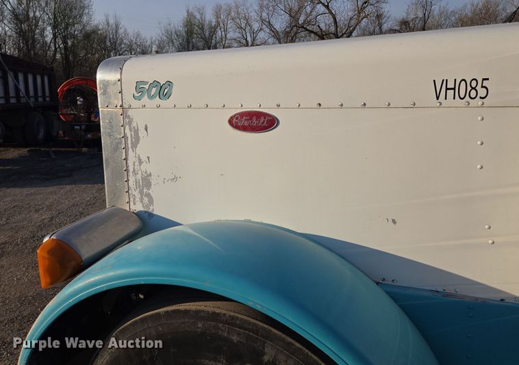 image for item EQ6885 1994 Peterbilt 379 dump truck