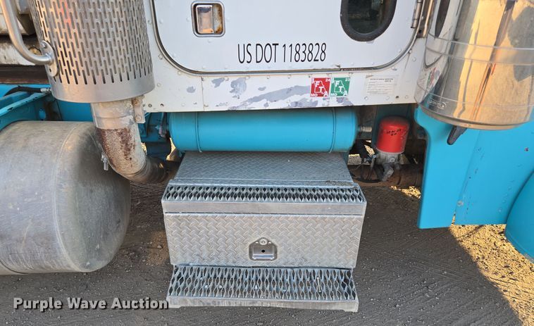 image for item EQ6885 1994 Peterbilt 379 dump truck