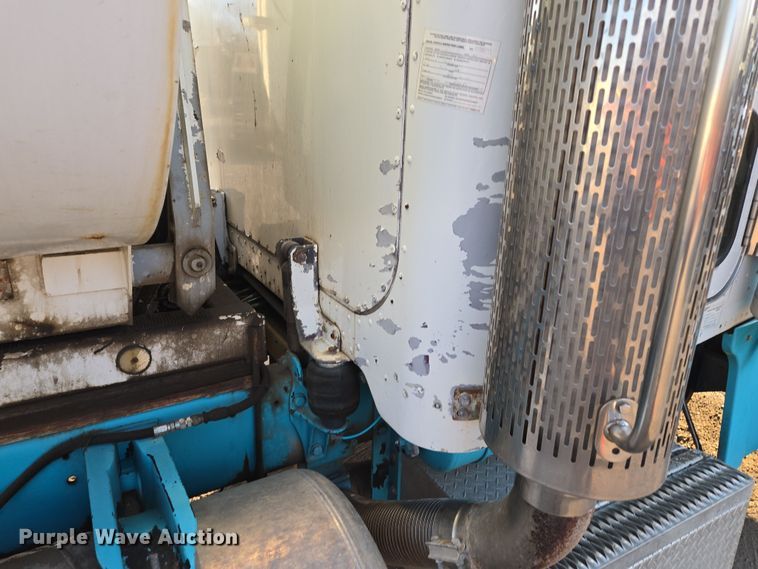 image for item EQ6885 1994 Peterbilt 379 dump truck