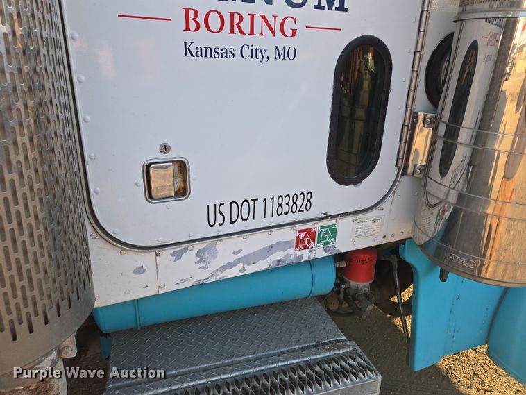 image for item EQ6885 1994 Peterbilt 379 dump truck