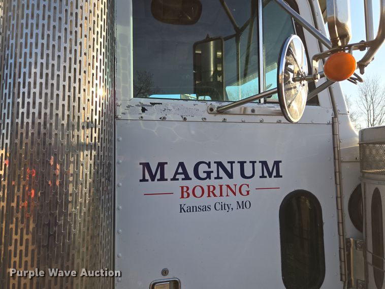 image for item EQ6885 1994 Peterbilt 379 dump truck