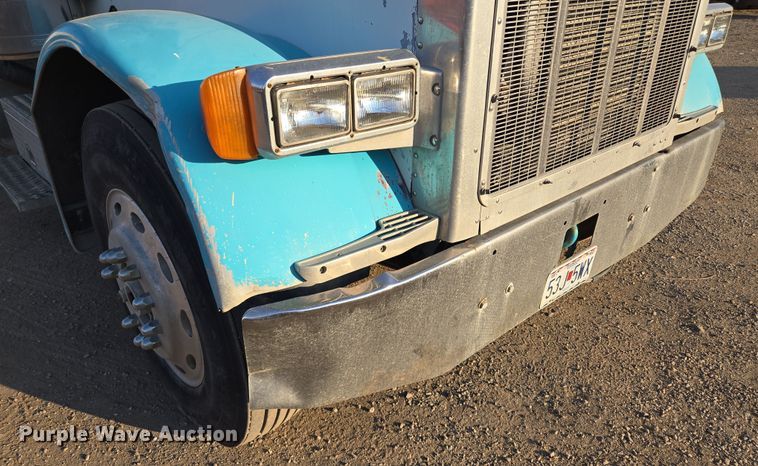 image for item EQ6885 1994 Peterbilt 379 dump truck