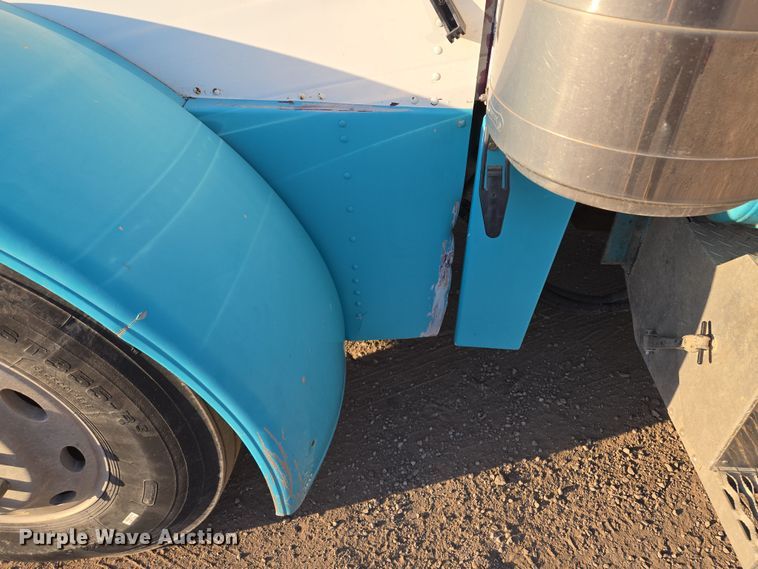 image for item EQ6885 1994 Peterbilt 379 dump truck