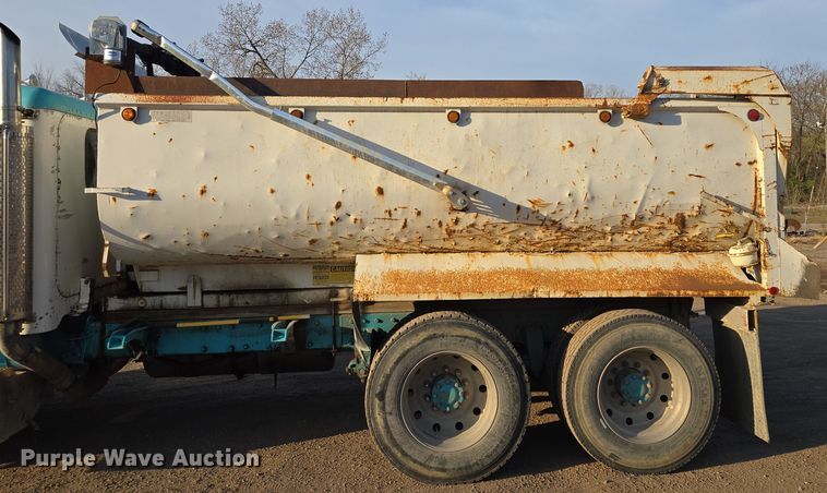 image for item EQ6885 1994 Peterbilt 379 dump truck
