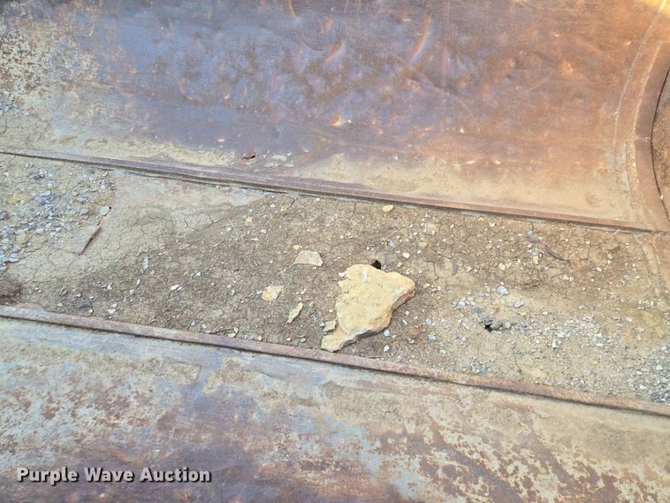 image for item EQ6885 1994 Peterbilt 379 dump truck