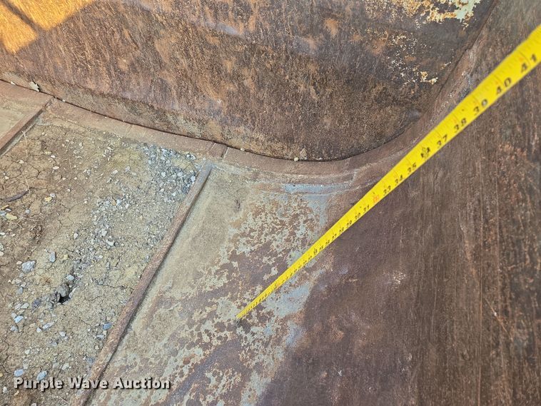 image for item EQ6885 1994 Peterbilt 379 dump truck