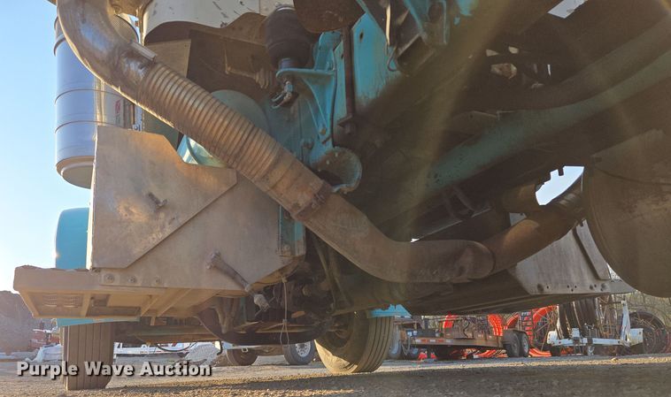 image for item EQ6885 1994 Peterbilt 379 dump truck