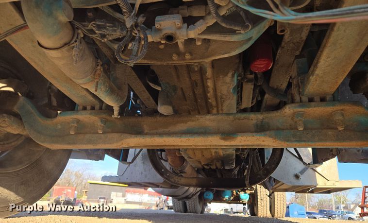 image for item EQ6885 1994 Peterbilt 379 dump truck