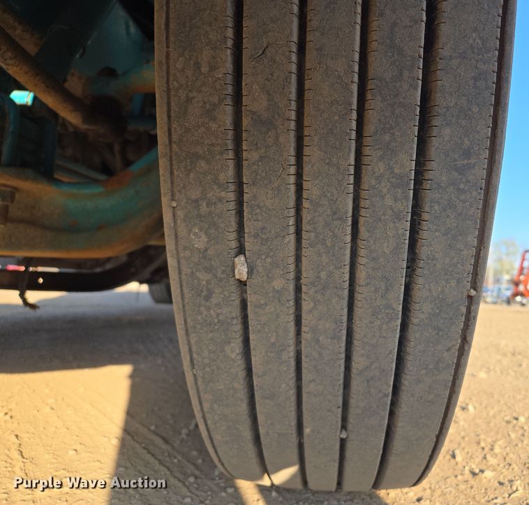 image for item EQ6885 1994 Peterbilt 379 dump truck