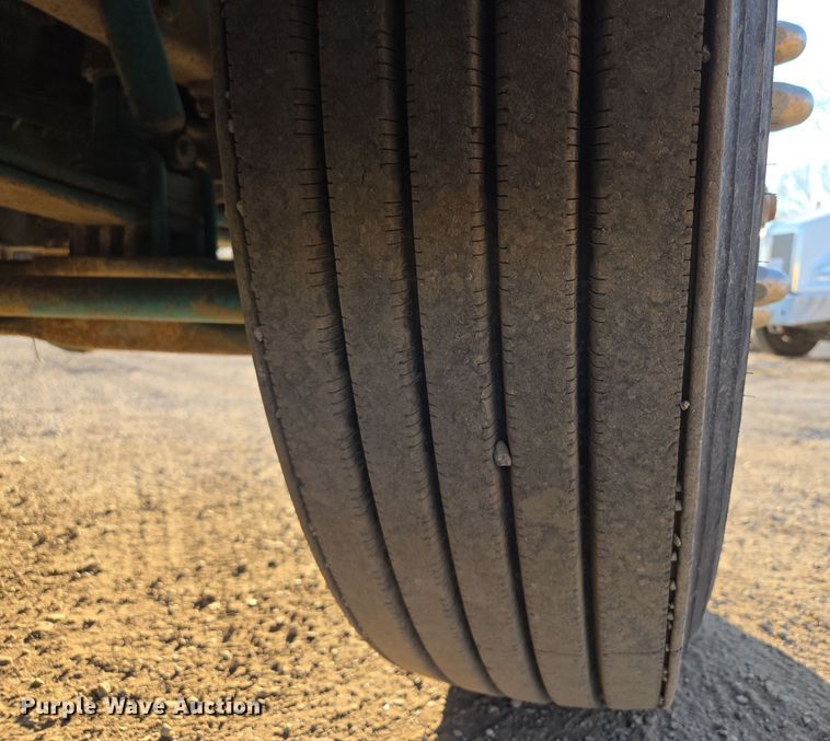 image for item EQ6885 1994 Peterbilt 379 dump truck