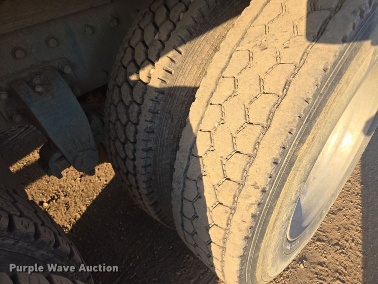 image for item EQ6885 1994 Peterbilt 379 dump truck