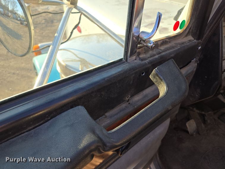 image for item EQ6885 1994 Peterbilt 379 dump truck