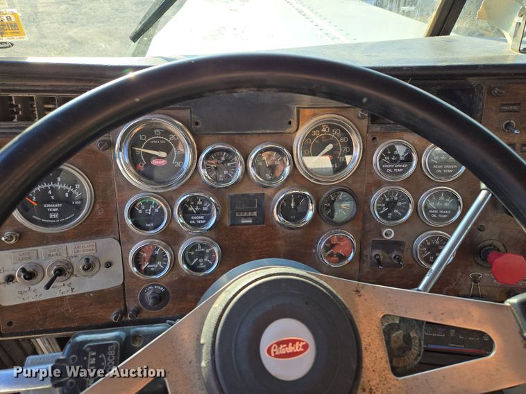 image for item EQ6885 1994 Peterbilt 379 dump truck