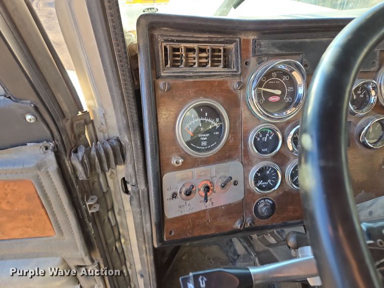 image for item EQ6885 1994 Peterbilt 379 dump truck