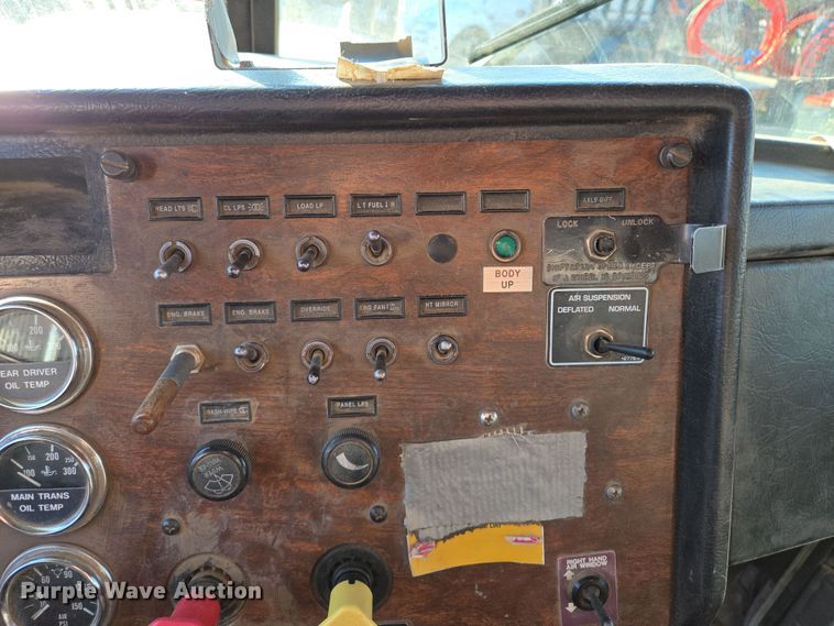 image for item EQ6885 1994 Peterbilt 379 dump truck