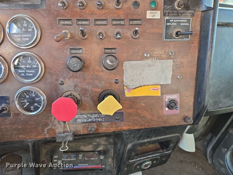 image for item EQ6885 1994 Peterbilt 379 dump truck