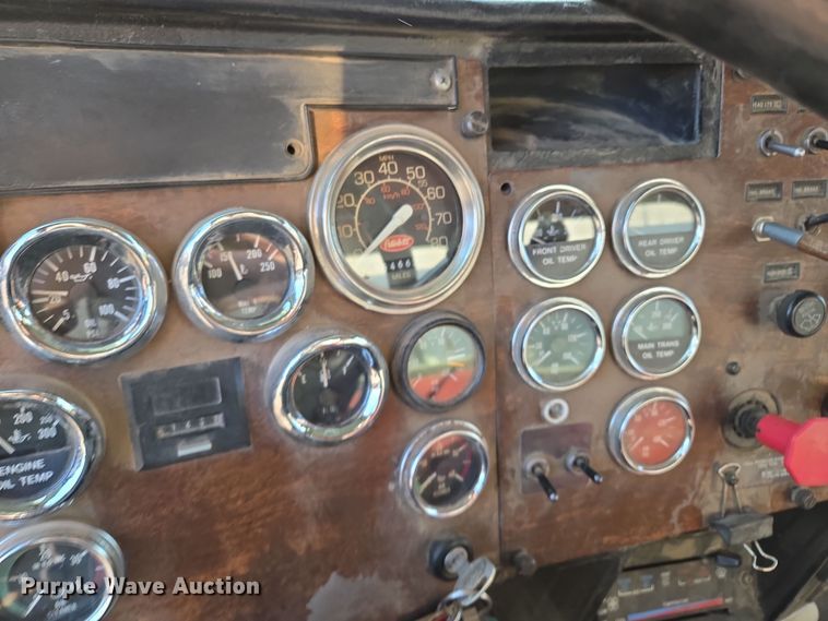 image for item EQ6885 1994 Peterbilt 379 dump truck