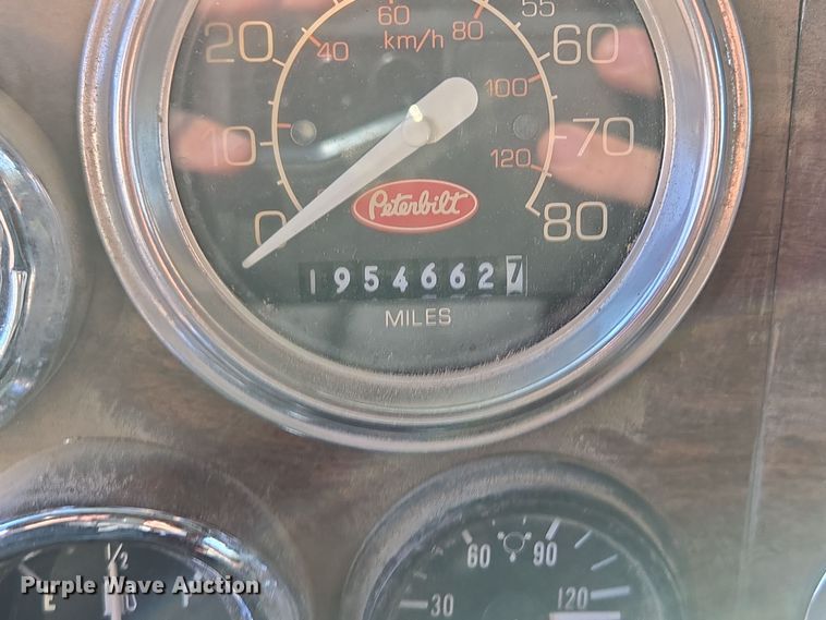 image for item EQ6885 1994 Peterbilt 379 dump truck