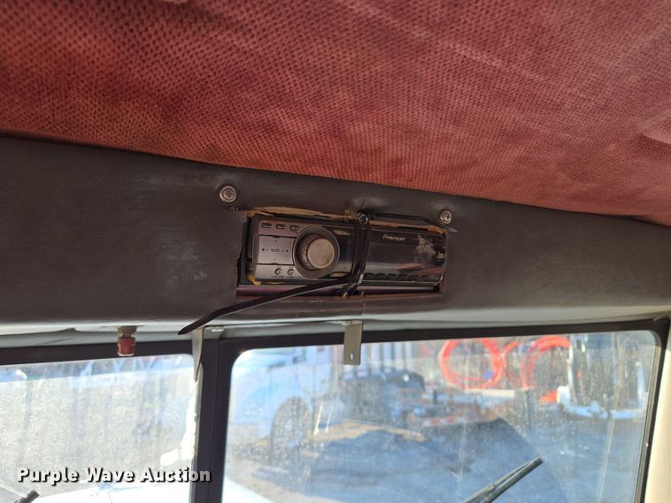 image for item EQ6885 1994 Peterbilt 379 dump truck