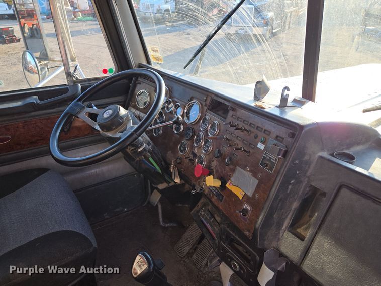 image for item EQ6885 1994 Peterbilt 379 dump truck