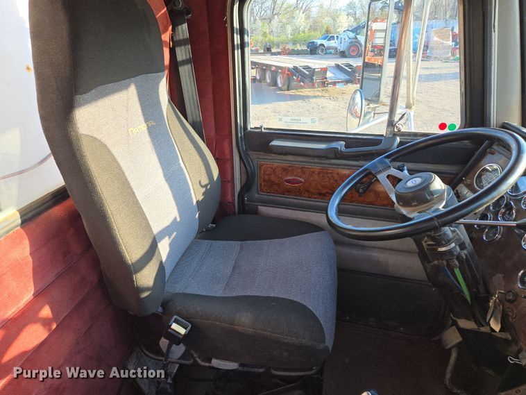 image for item EQ6885 1994 Peterbilt 379 dump truck