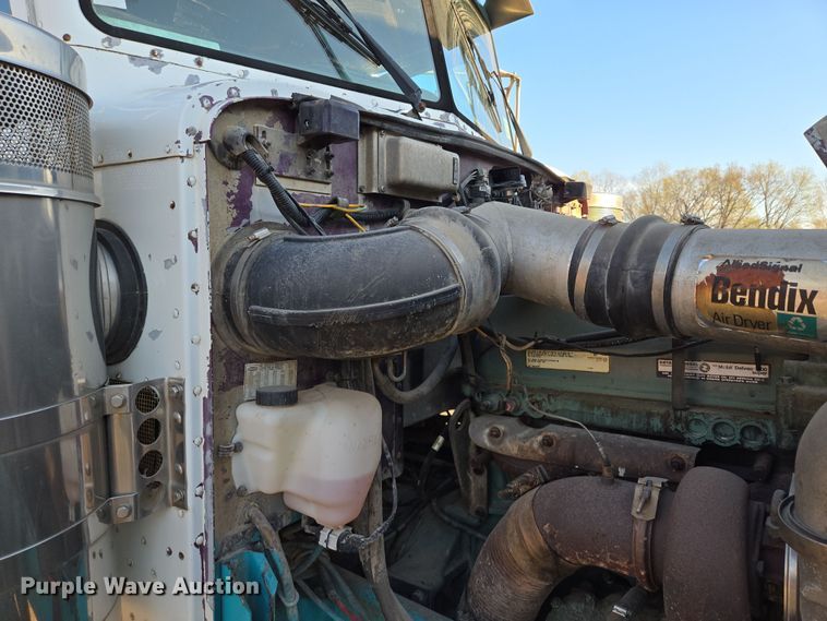 image for item EQ6885 1994 Peterbilt 379 dump truck