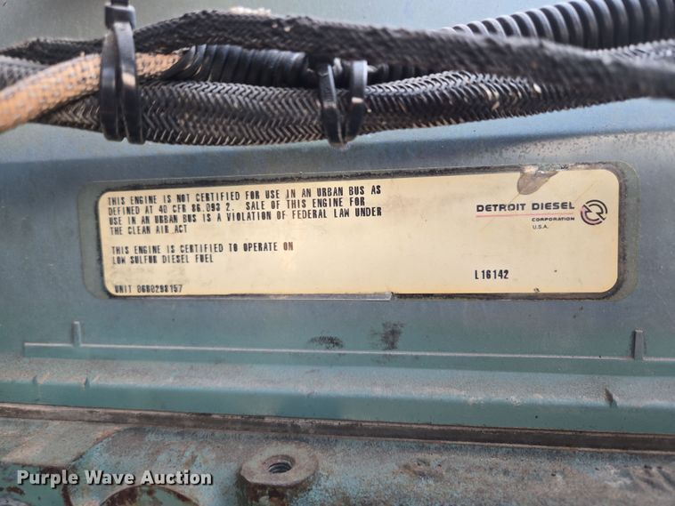 image for item EQ6885 1994 Peterbilt 379 dump truck