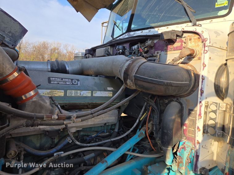 image for item EQ6885 1994 Peterbilt 379 dump truck