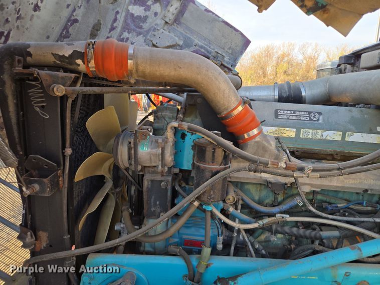 image for item EQ6885 1994 Peterbilt 379 dump truck