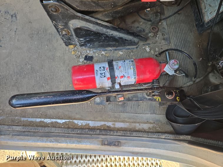 image for item EQ6885 1994 Peterbilt 379 dump truck