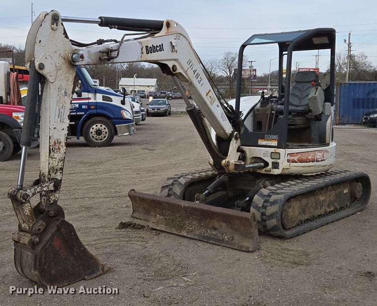 image for item EQ6887 2005 Bobcat  435 mini excavator
