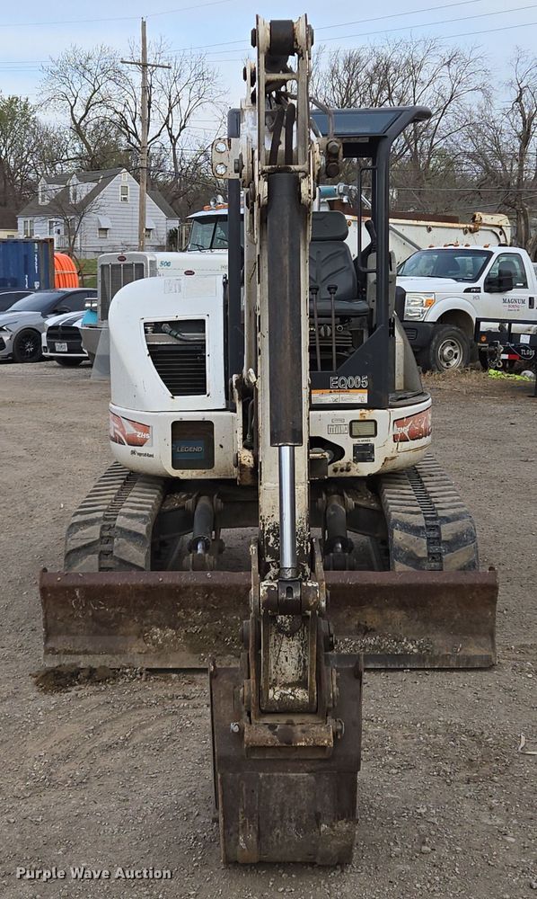 image for item EQ6887 2005 Bobcat  435 mini excavator