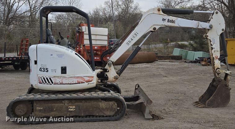 image for item EQ6887 2005 Bobcat  435 mini excavator