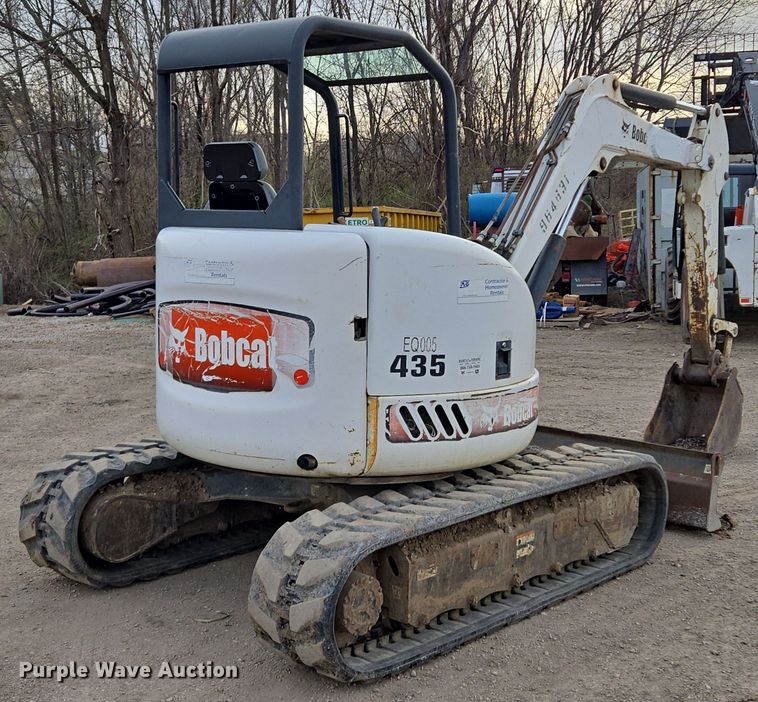 image for item EQ6887 2005 Bobcat  435 mini excavator