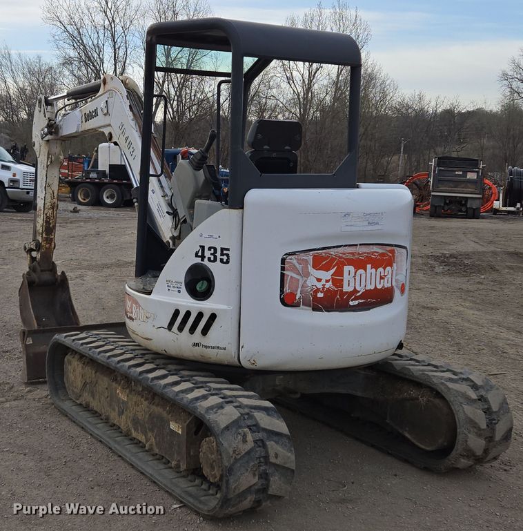 image for item EQ6887 2005 Bobcat  435 mini excavator