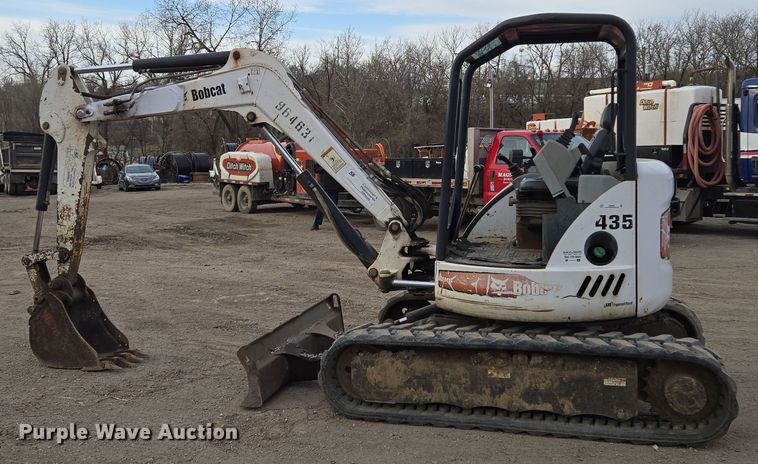 image for item EQ6887 2005 Bobcat  435 mini excavator