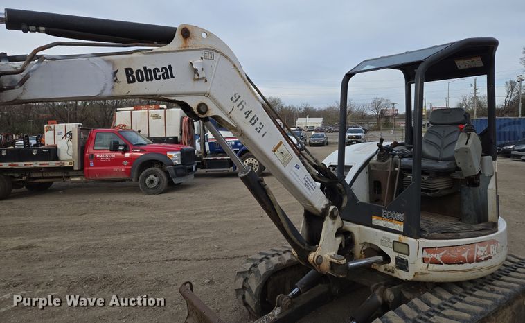 image for item EQ6887 2005 Bobcat  435 mini excavator