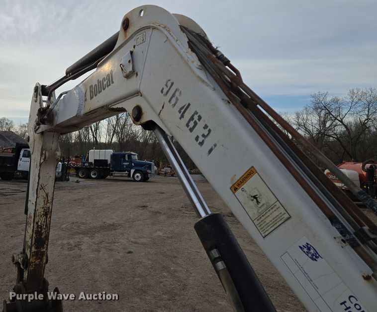 image for item EQ6887 2005 Bobcat  435 mini excavator